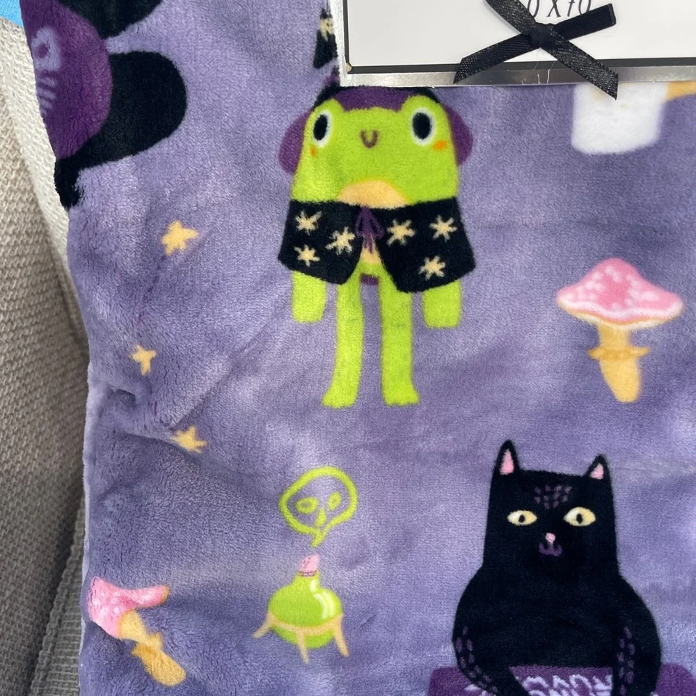 Halloween Black Cat Witch Frog Mushroom Purple Plush Blanket 60”x70 NWT